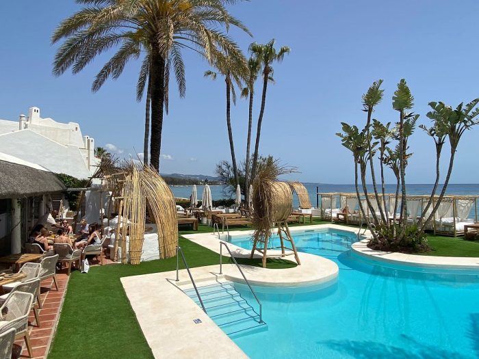 The best beach clubs in Marbella. 6 Marbella beach clubs: true temples of fun, incomparable experiences where the harmony of the sea blends with sophistication.