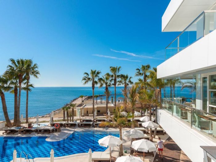 The best beach clubs in Marbella. 6 Marbella beach clubs: true temples of fun, incomparable experiences where the harmony of the sea blends with sophistication.