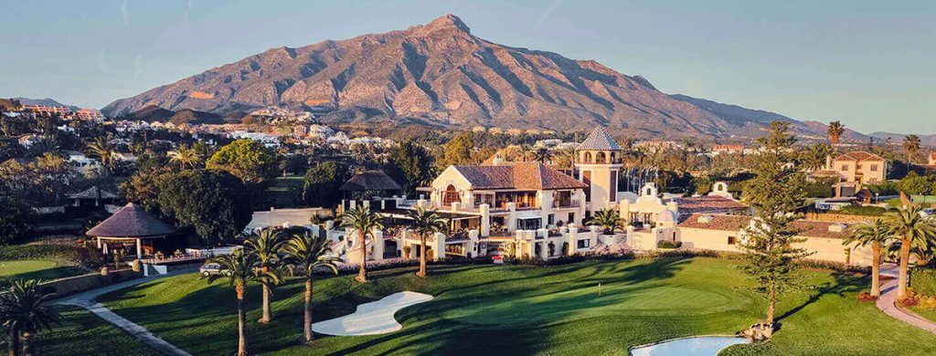 6 terrains de golf uniques sur la Costa del Sol Découvrez les terrains de golf les plus prestigieux de la Costa del Sol. Des destinations exclusives offrant le plaisir sportif ultime dans un cadre naturel époustouflant.